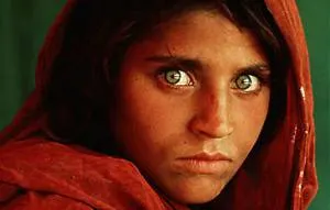 Steve McCurry image for National Geographic of young Afghan Girl